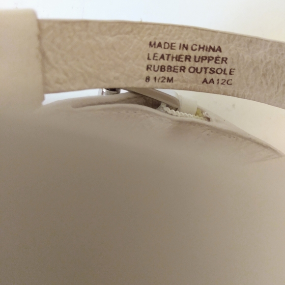 Michael Michael Kors Cream Silver Leather Strap Buckle 5" Heels sz 8.5 M - Picture 5 of 13